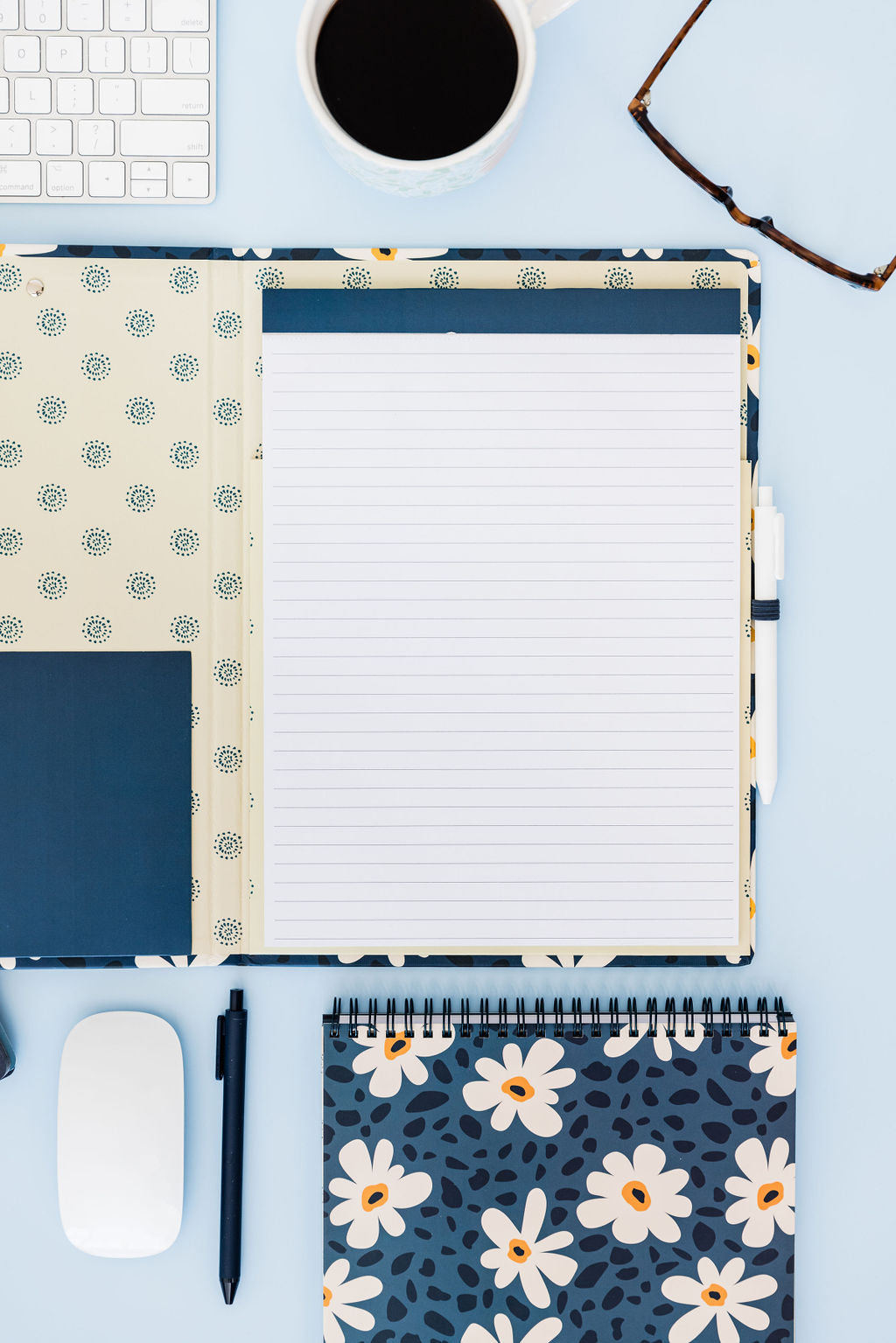 Clipboard Folio, Leopard Daisy