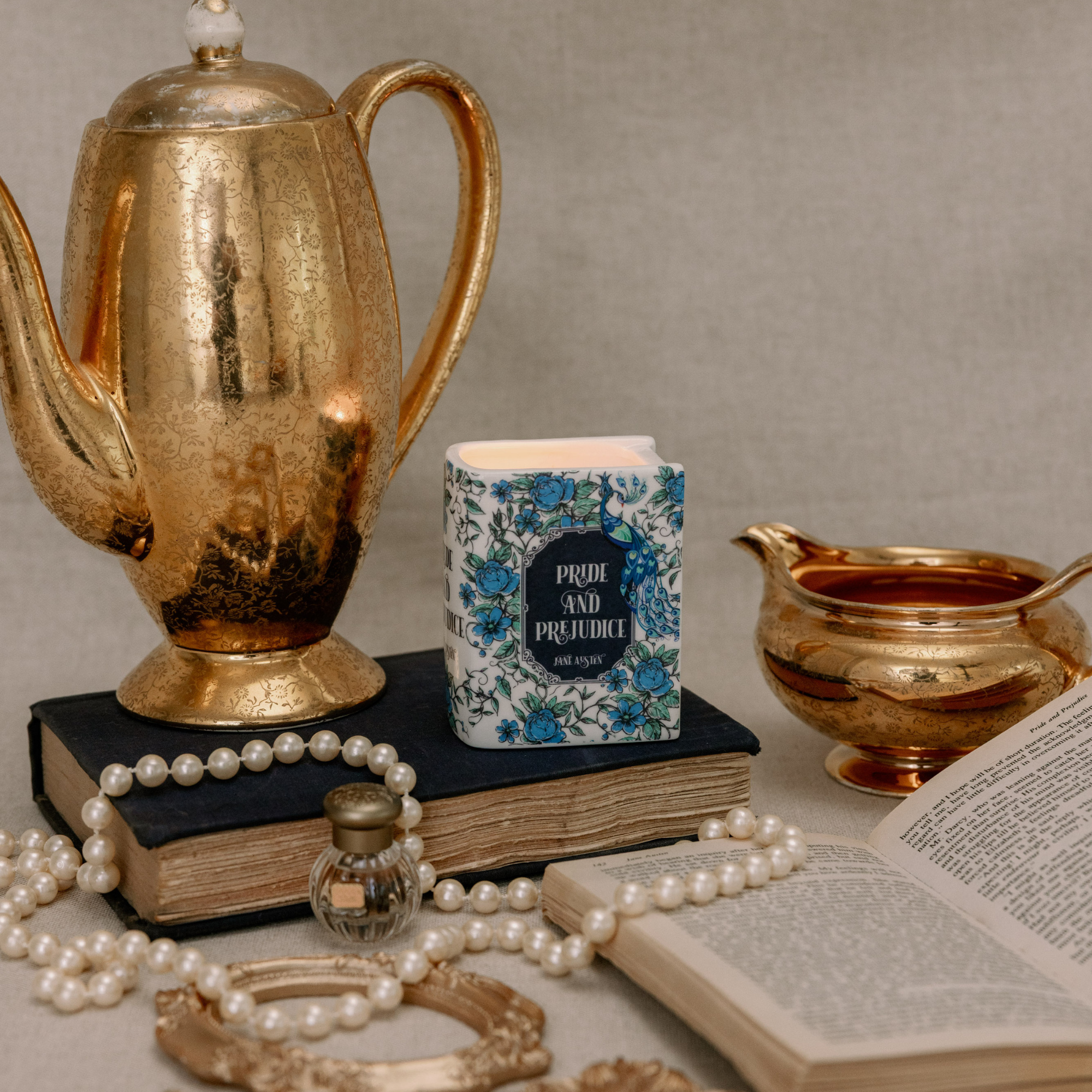 Book Shaped Candle, Pride and Prejudice (Bergamot and Moss)