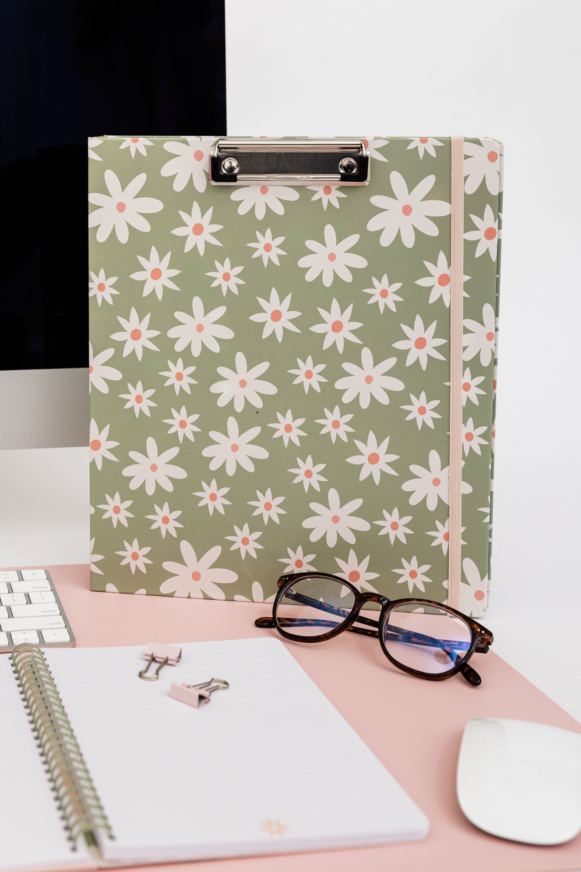 Clipboard Folio, Daisy Floral Green